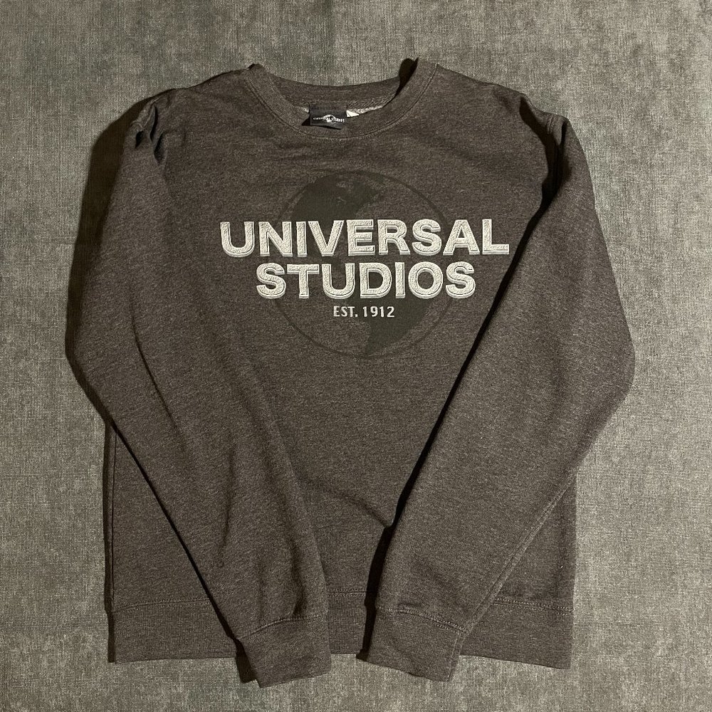 Universal Studios Charcoal Pullover (S)